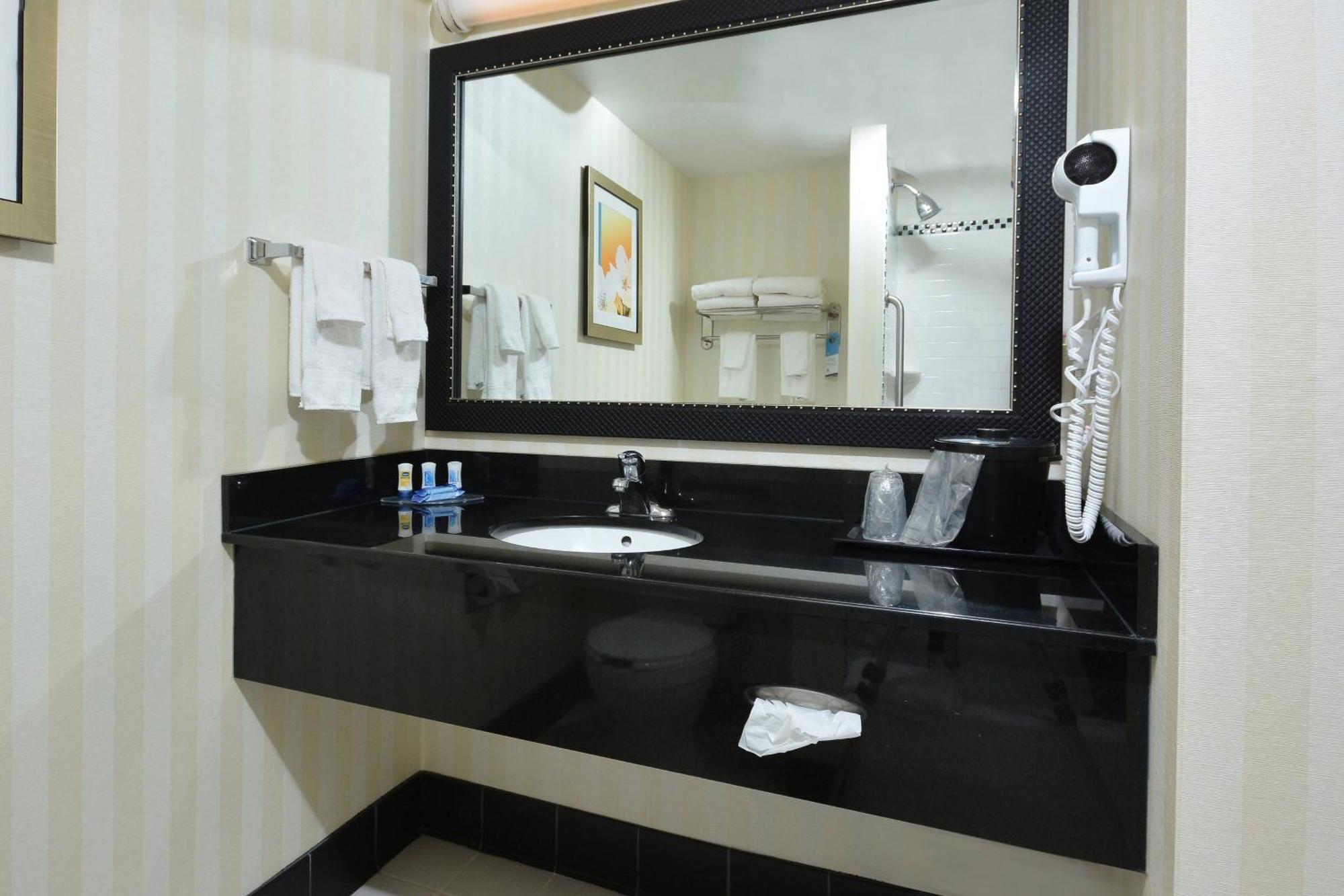 Fairfield Inn & Suites Wytheville Buitenkant foto
